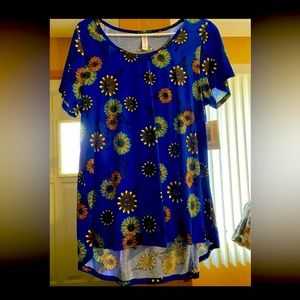 Lularoe Large Classic T - NWT - Retails for $35